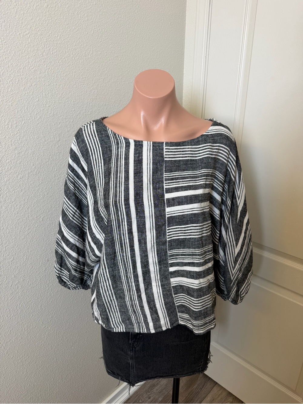 Tribal Black & White Striped Boatneck Tunic Sz P/S